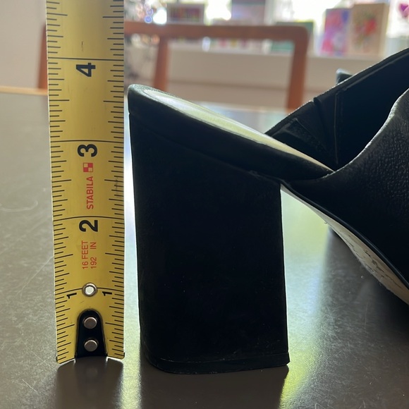 SAKS FIFTH AVE black pumps - Picture 9 of 12